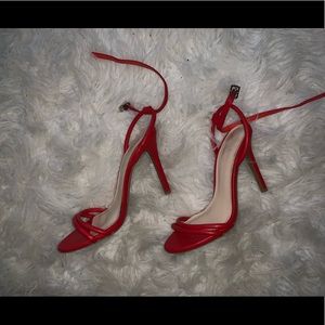 CUTE RED HEELS
